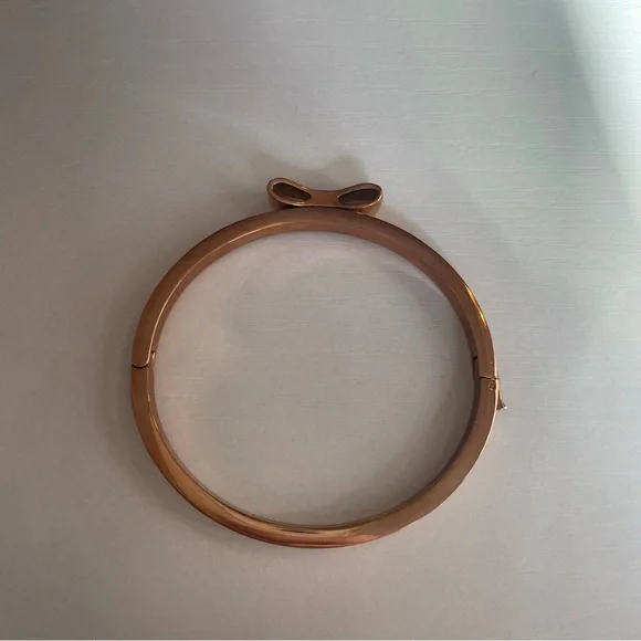 Kate Spade ♠️ Rose Gold Bow Bracelet - Picture 3 of 8